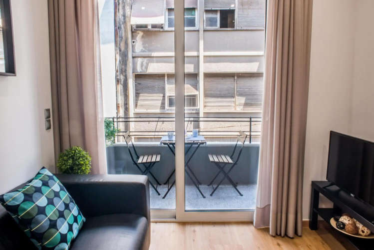 A22 Irresistible modern flat with balcony@centre