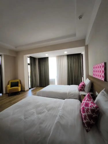 Saroy Gardens Hotel