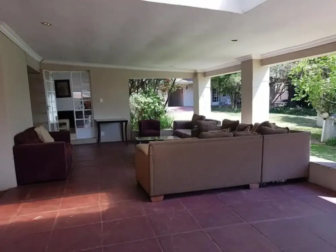Four Seasons Lehae Guest House