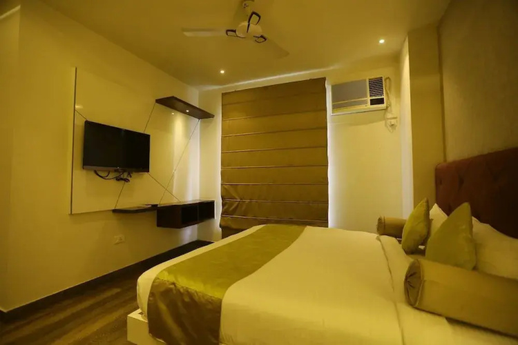 The Gurveer Royal