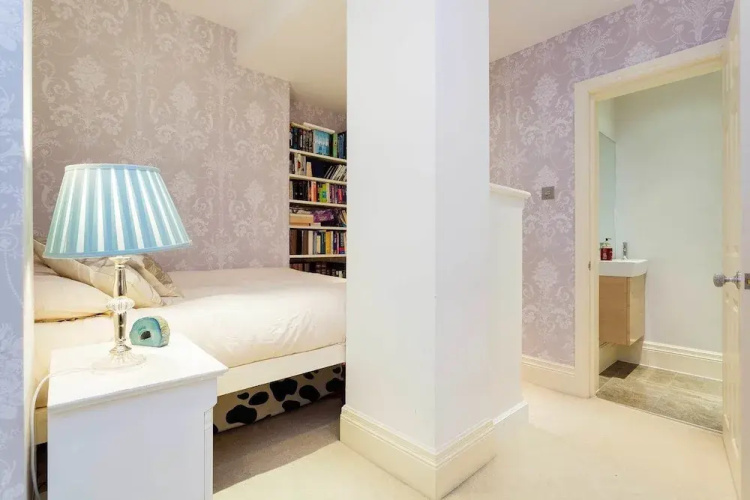 Veeve - Hyde Park Hideaway
