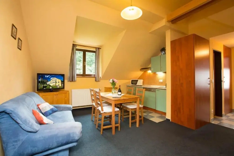 2 Bedrooms Apartment