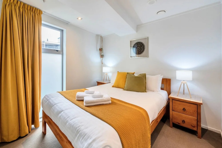 Chic 3 Bedroom City Central with Parking