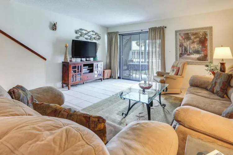 Riverfront Weleka Condo w/ Dock & Pool Access