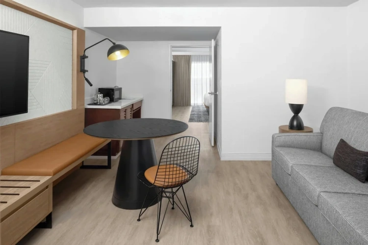1 Bedroom Club Suite