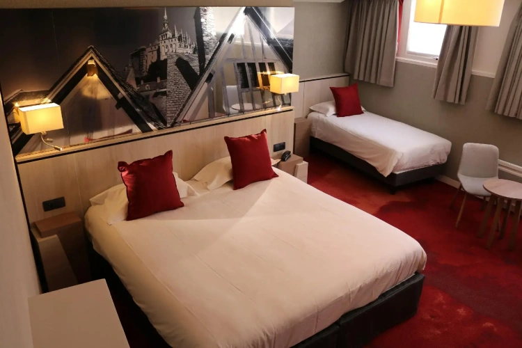 Standard Triple room
