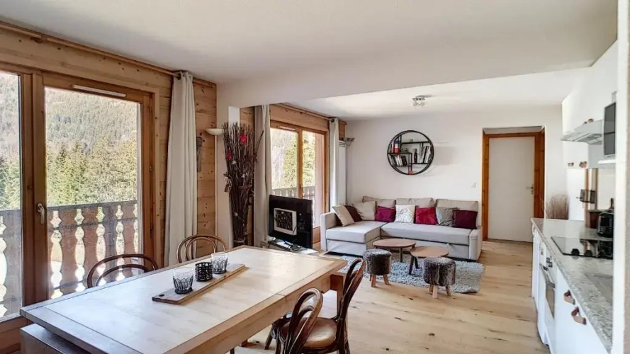 3 Bedrooms Apartment