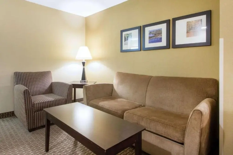 Double Suite with pool view