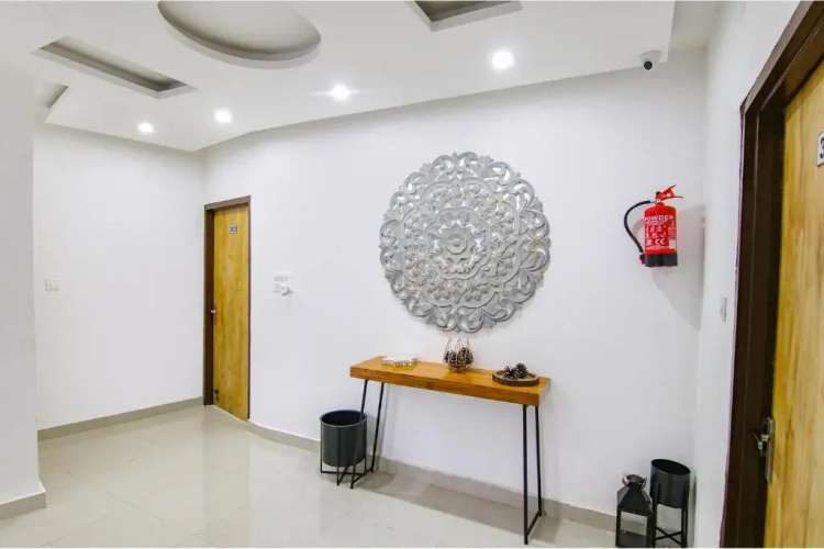 Fabhotel Sierra Inn