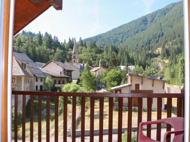 Standard Twin room with mountain view