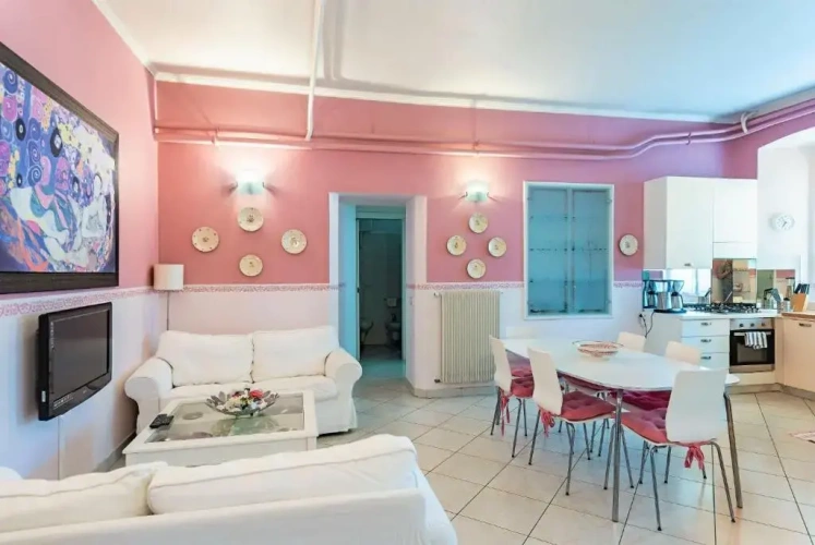 3 Bedrooms Apartment