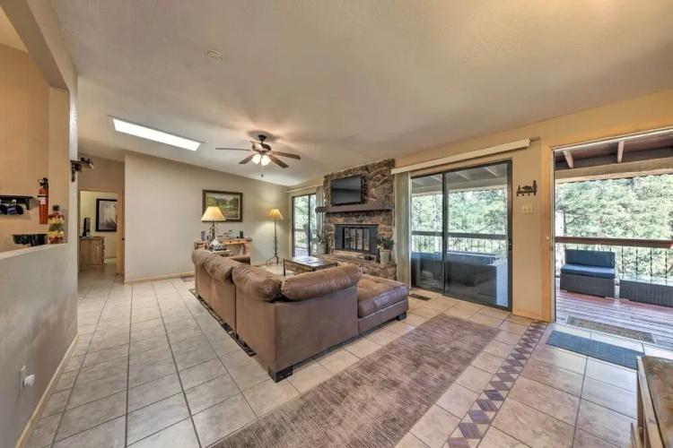 All-season Alto Getaway w/ Fire Pit & Deck!