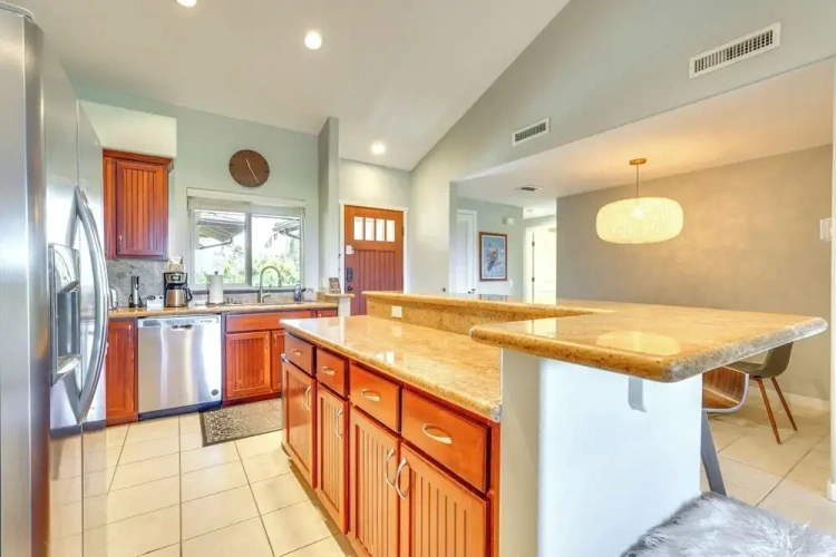 3 Bedrooms Apartment