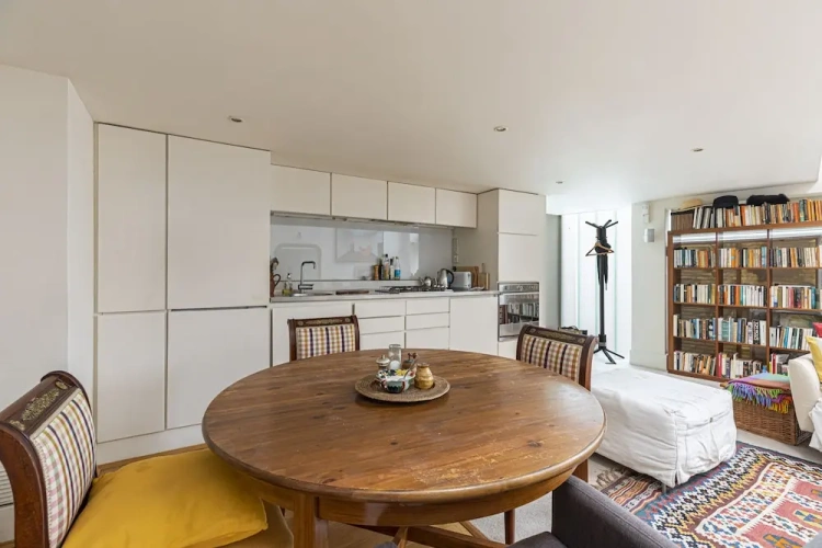 1 Bedroom Comfort room
