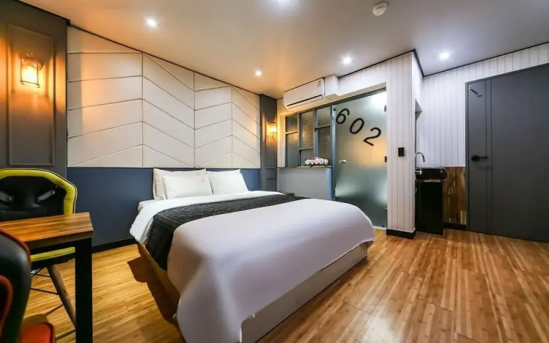 Luxury Motel