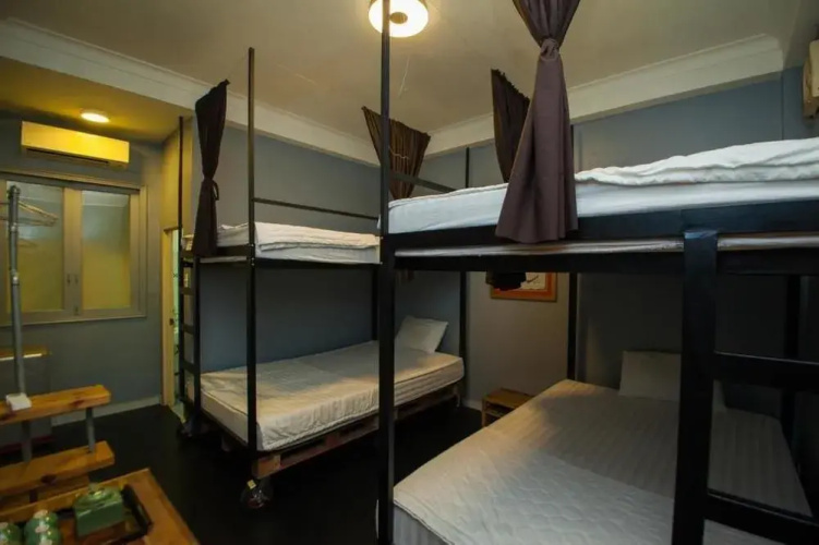 Full Moon - Hostel