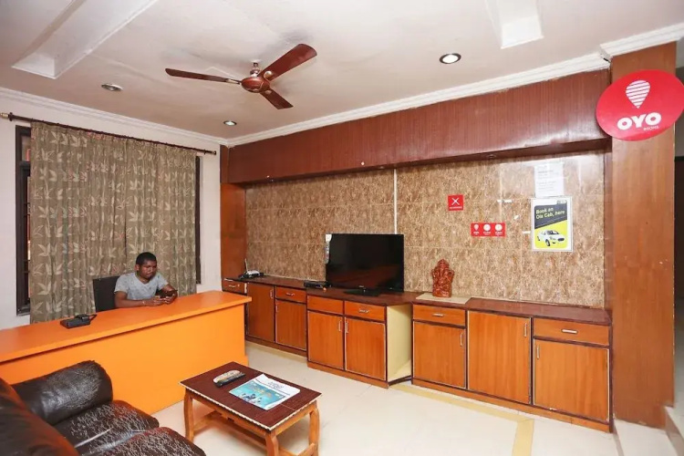 OYO Flagship 4877 Aradhya residency
