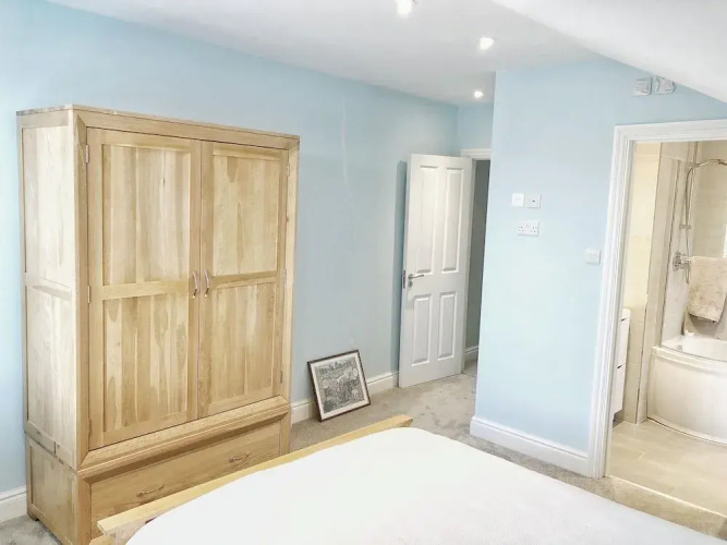 Luxury Rooms with Private Bathrooms