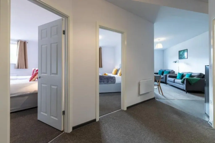 2 Bedrooms Apartment