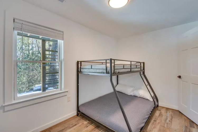 Mountain-view Gem w/ Community Perks in Dillard!