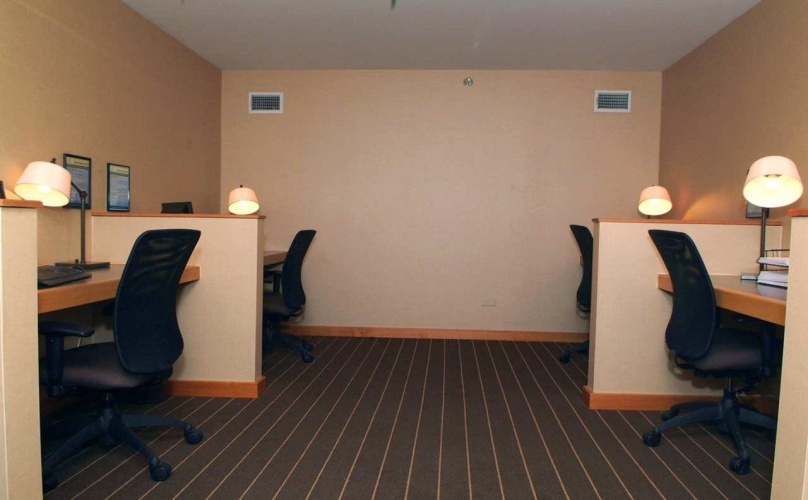 DoubleTree by Hilton Hotel Chicago - Arlington Heights photo 13
