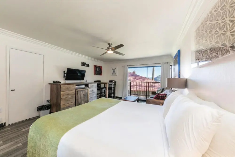 242 Bldg C 1 Bedroom Condo