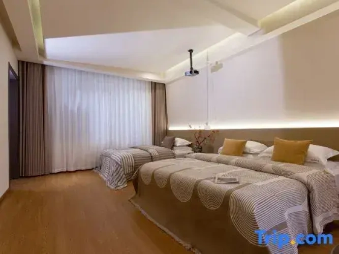 2 Bedrooms Suite