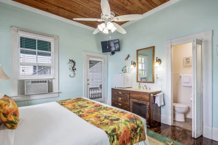 2 Bedrooms Classic Quadruple room with balcony and with city view