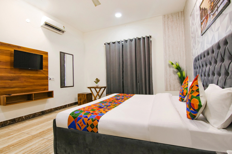 FabHotel Sky Lark Farm