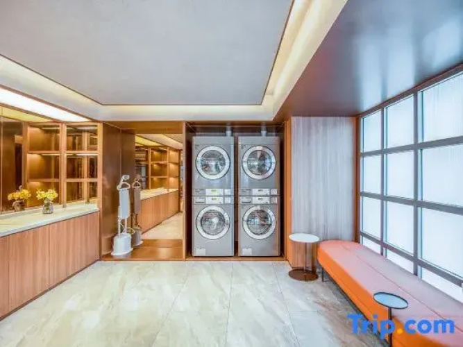 Orange Hotel (Wuhan High Speed Railway Station)