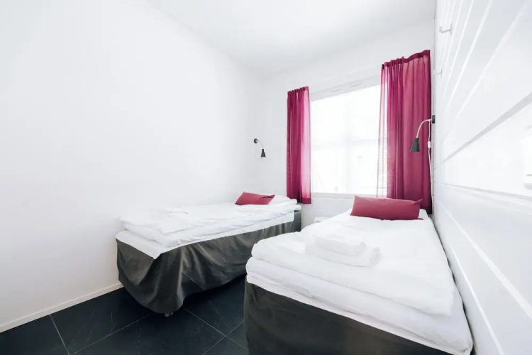 Spacious 3BR Apt. with Sauna