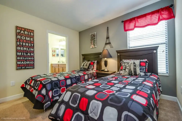 1422 Moonvalley Drive
