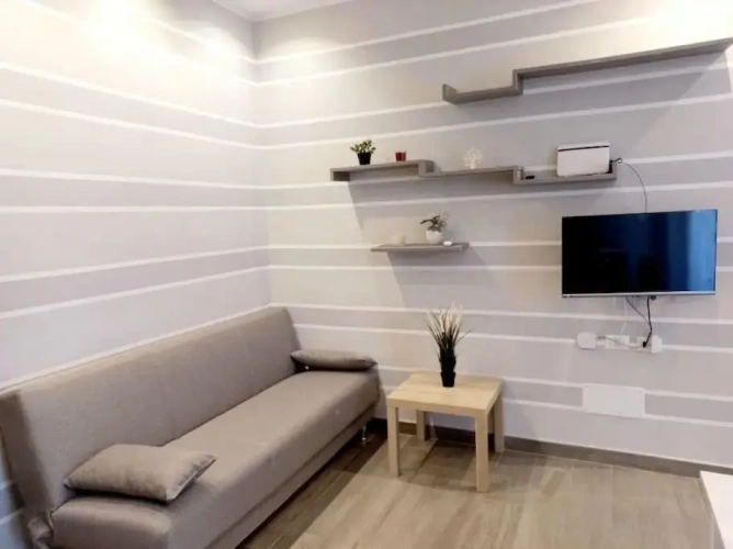 2 Bedrooms Apartment
