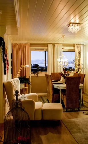 By the Sea - Luxury Apartment