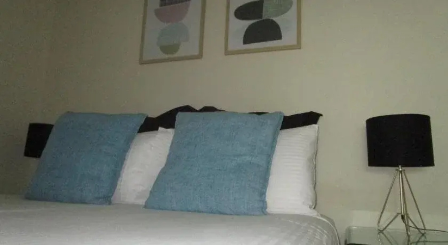 Harbour Escape Apartments