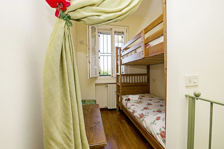3 Bedrooms Standard Family room with balcony