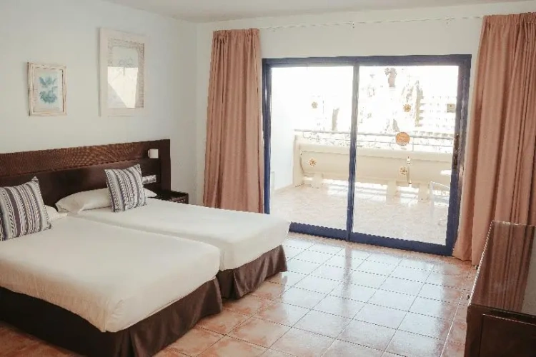 Superior Double room with balcony