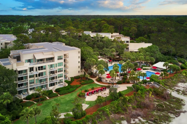 3 Bedrooms Suite with balcony and oceanfront