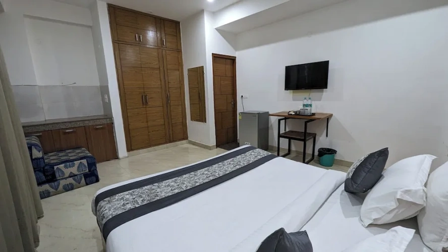 Classic Double room with balcony and with city view