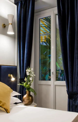 Tree Charme Parliament Suites