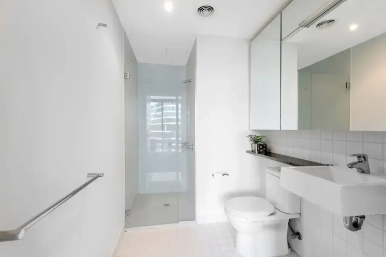 FARINA, 1BDR Docklands Apartment