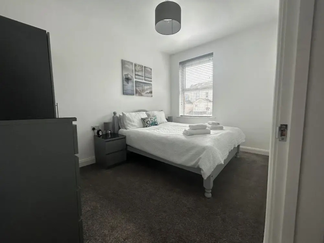 House - Sleeps 6, Pet Friendly & Courtyard