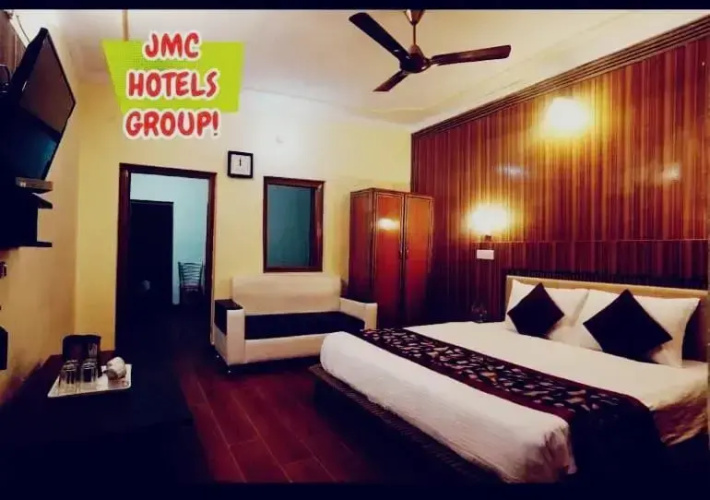 Jmc Hotel The Moon