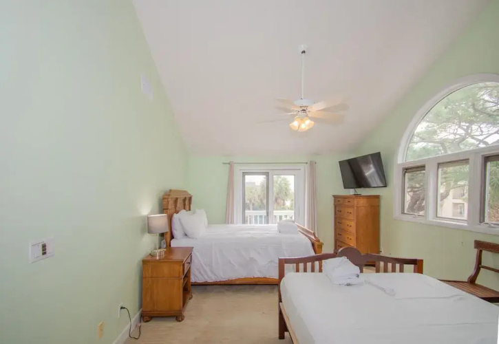 702 Whiting Rd