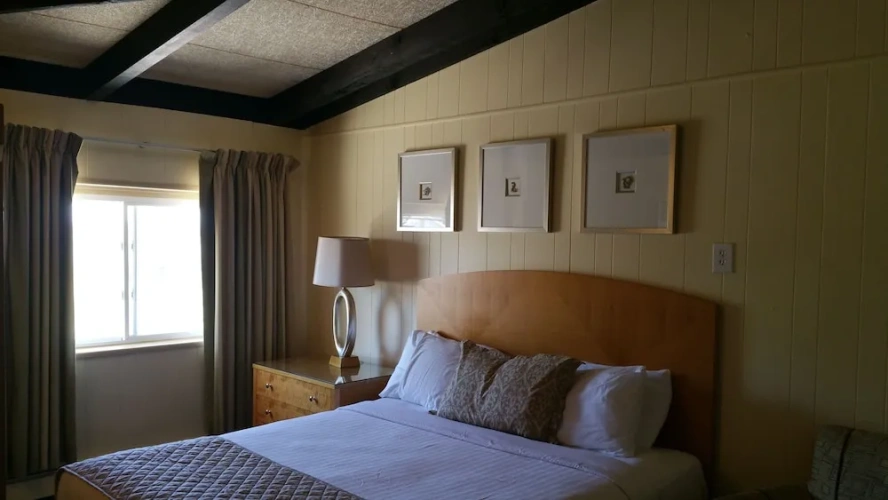 Deluxe Double Basement room