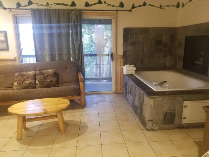Rodeway Inn & Suites Fireside Lodge