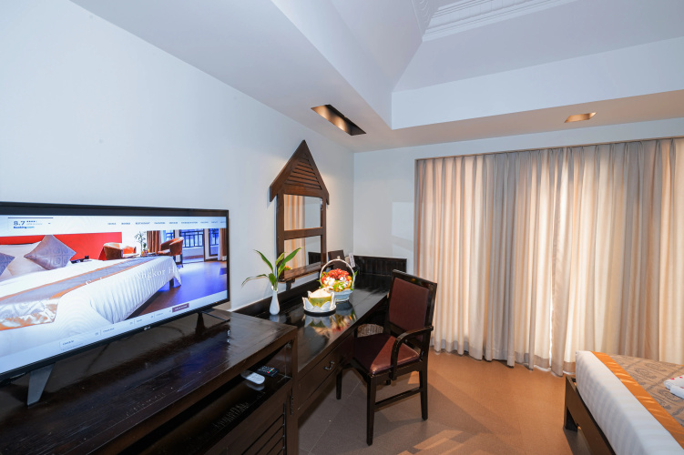 Treasure Oasis Hotel