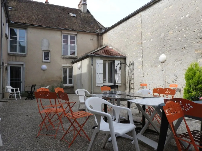 Fontaineblhostel