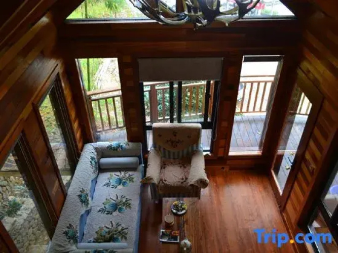 Tree House Guesthouse