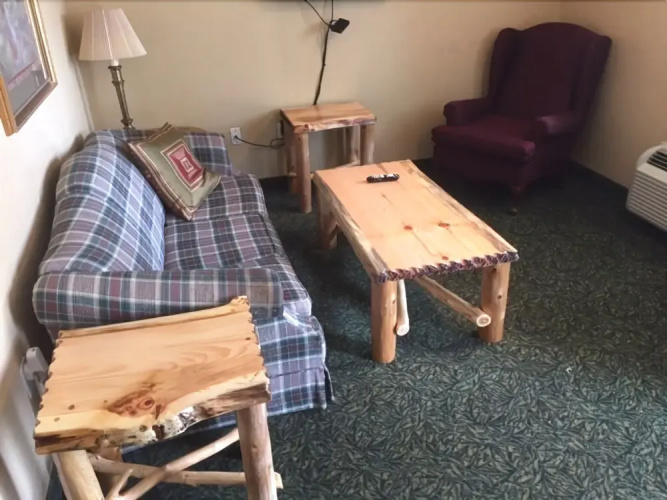 The Kingsley Suites